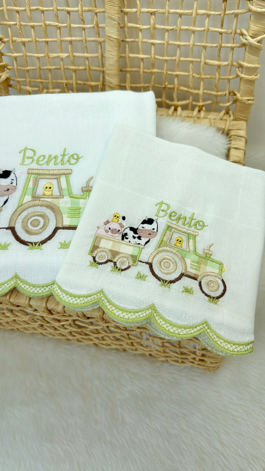 Kit Fraldas Bordadas Trator dos Animais