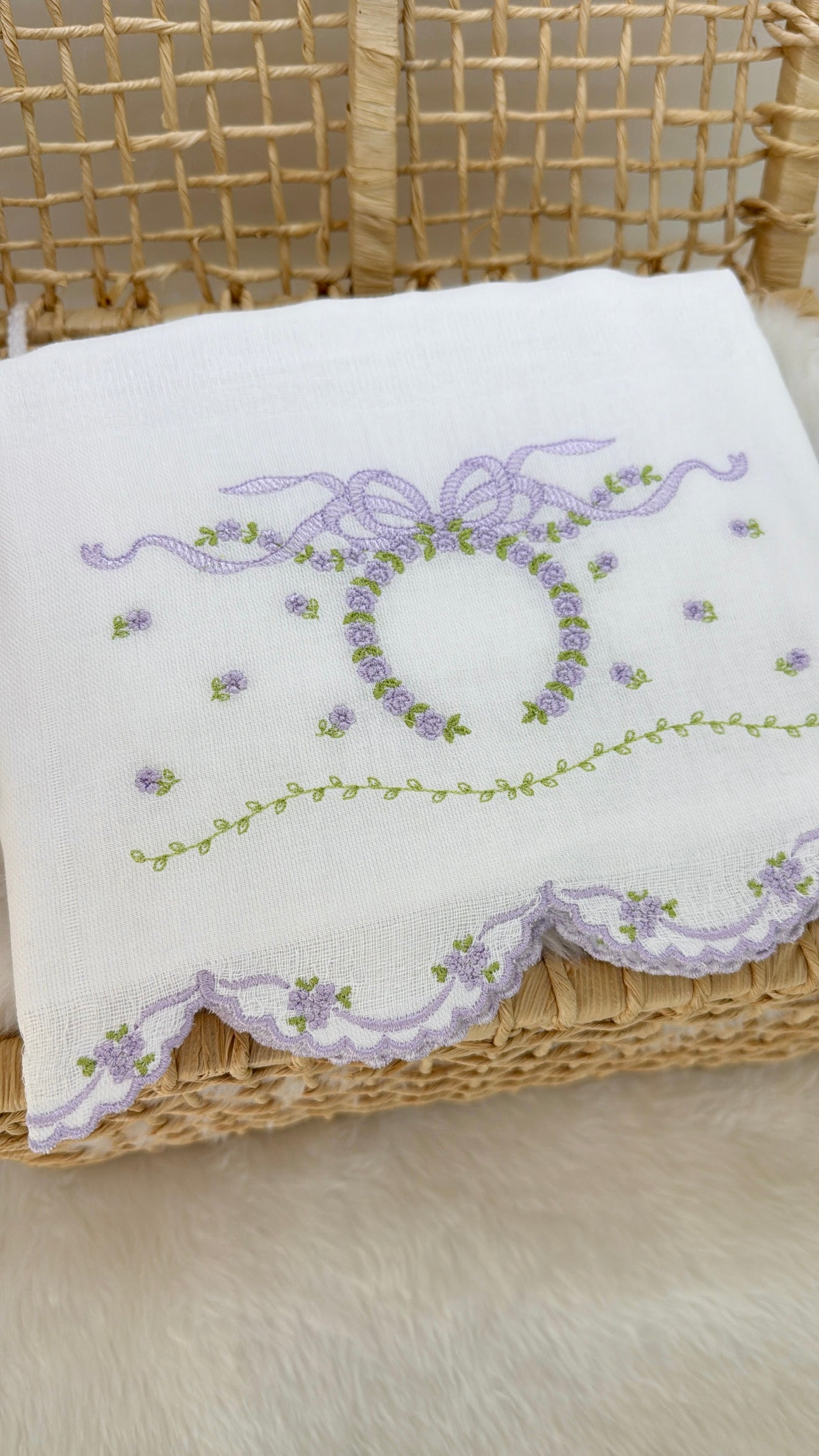 Kit 3 Fraldas Bordadas Brasão Floral