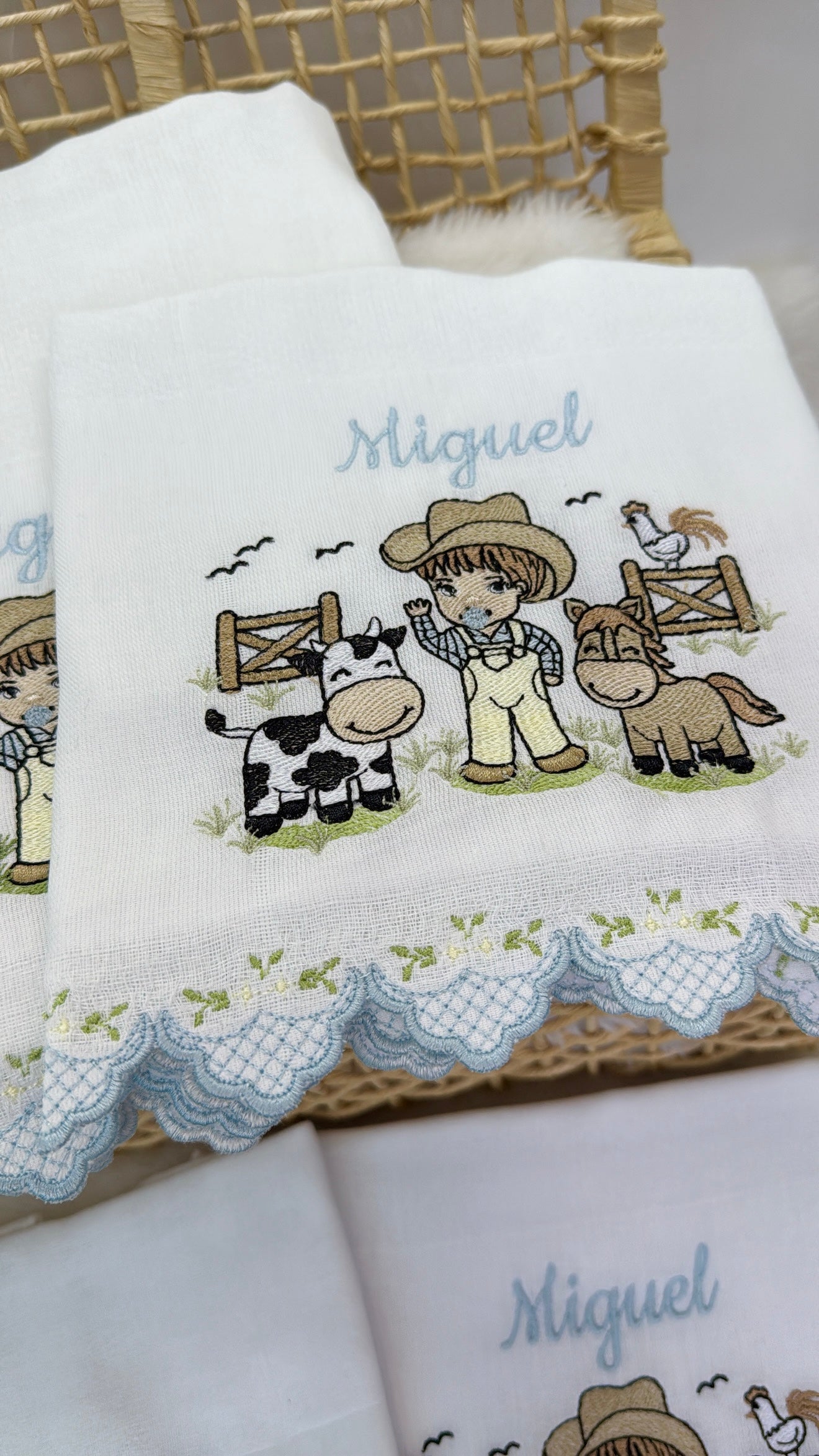 Kit 3 Fraldas Bordadas Encanto da Fazenda