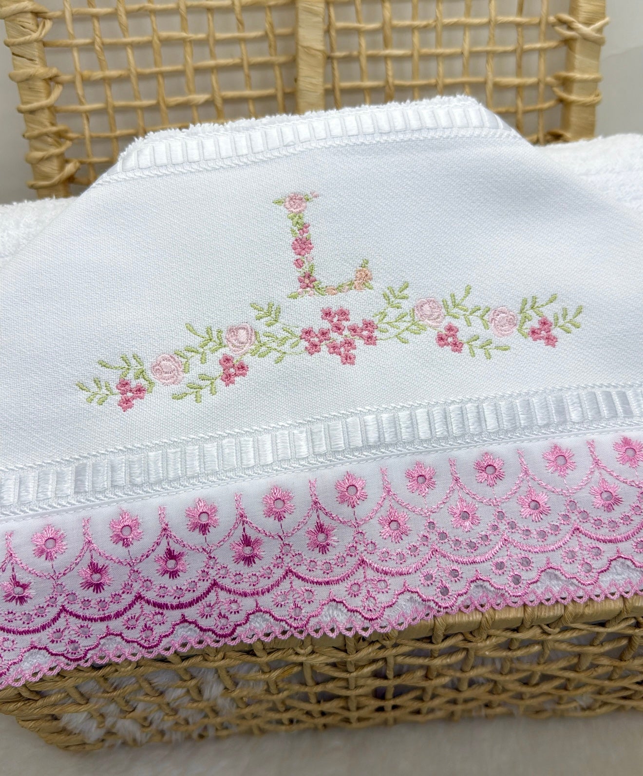 Toalha Capuz Alfabeto Floral