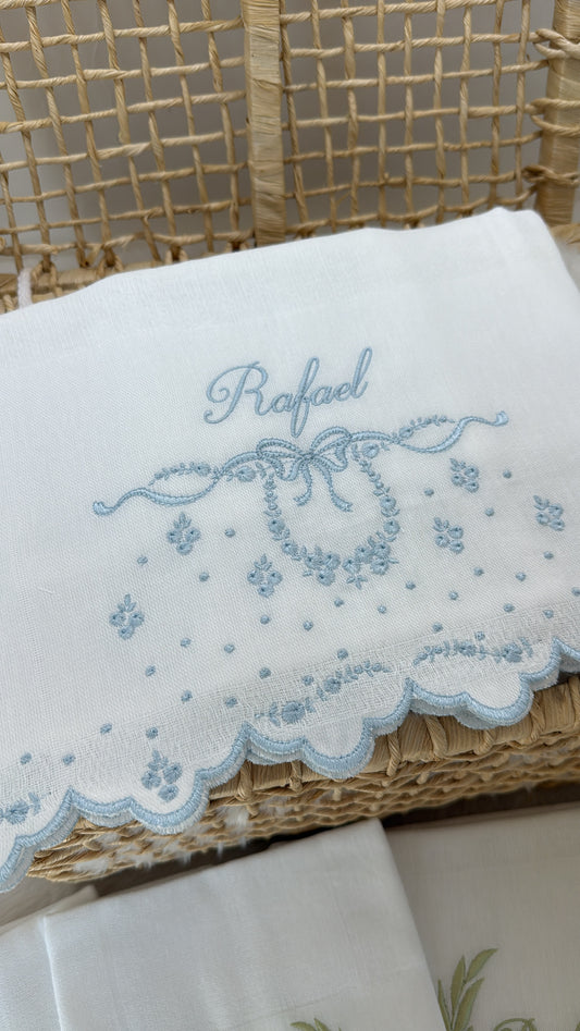 Kit 3 Fraldas Bordadas Brasão Clássico