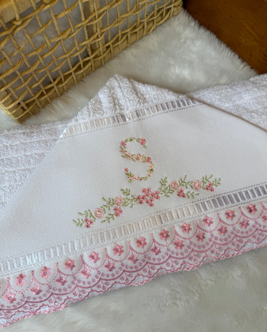 Toalha Capuz Alfabeto Floral